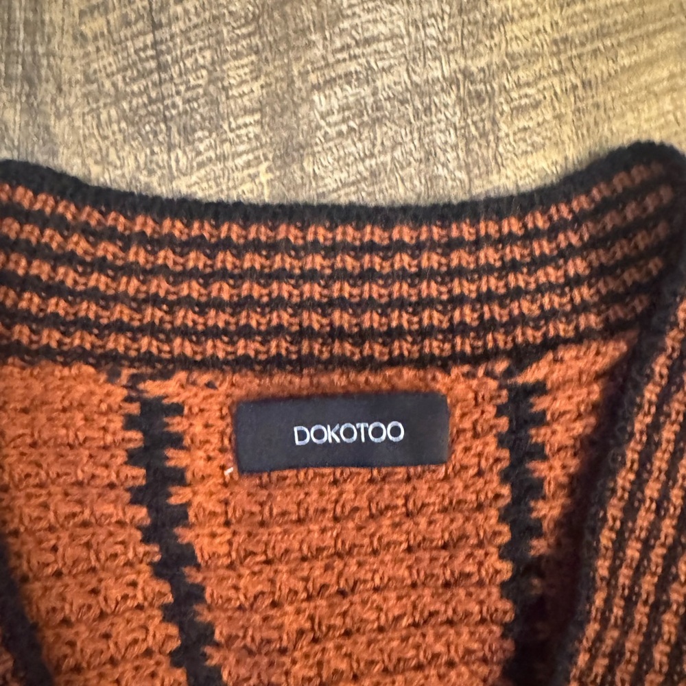 Sweater - Picture 4 of 4